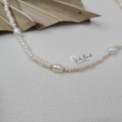 Pearls Choker